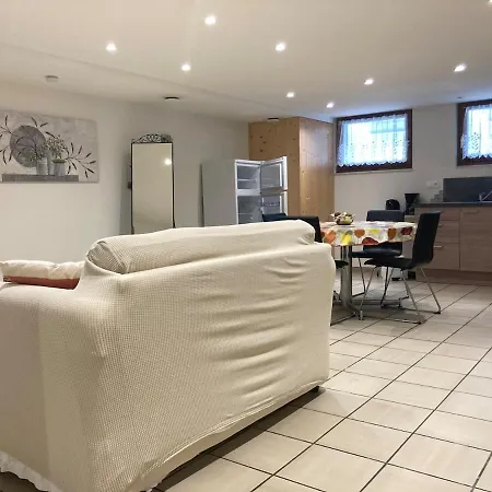 Charmant Appartement Apartment *